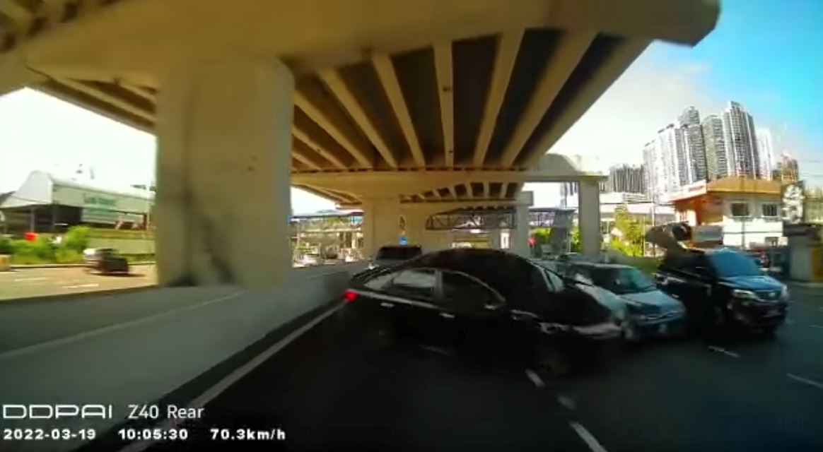 reckless driver speeds through traffic at the mrr2, caused massive accident