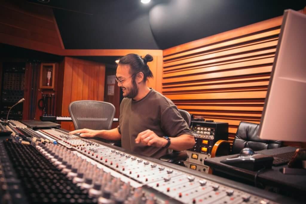 kebanggaan malaysia! alvin wee, anak malaysia pertama raih anugerah berprestij di hollywood