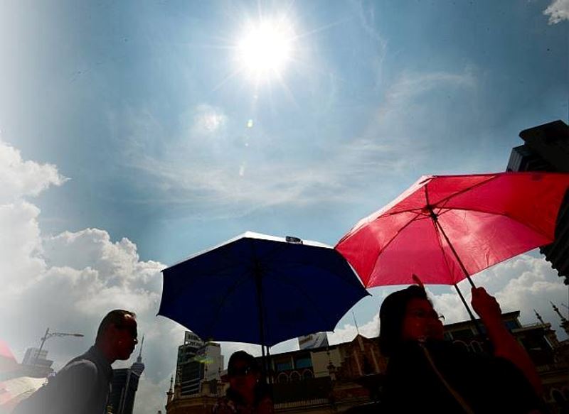 stay hydrated! metmalaysia expects current hot weather to last until may