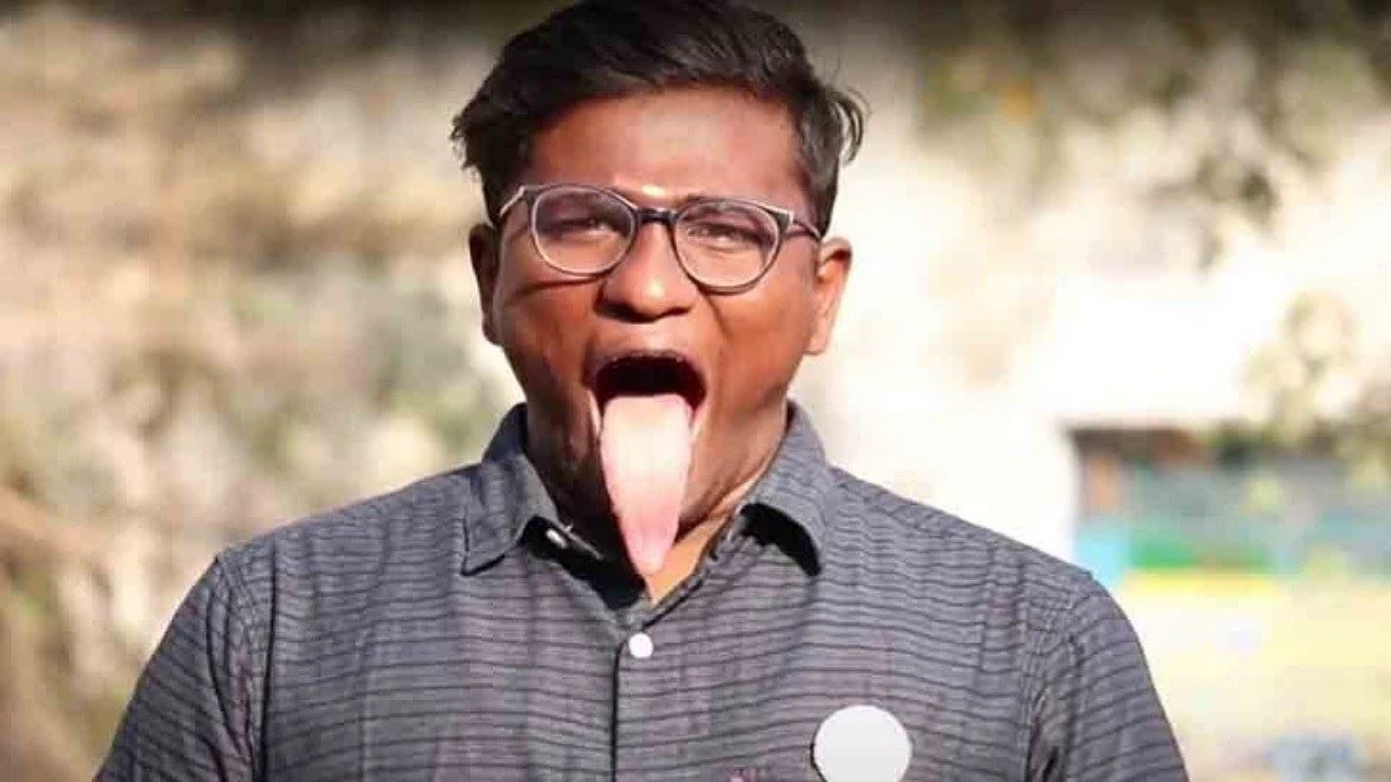 10.8 sentimeter mungkin ukuran lidah paling panjang di dunia