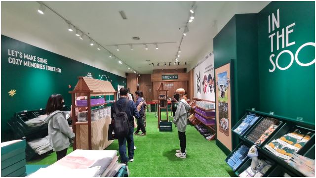 in kl for raya? visit the bts and seventeen pop-up store now open
