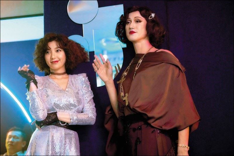 【台娱】郭雪芙苦等8小时染超仙发色出炉！正脸照曝光获粉丝狂赞：真水！ 