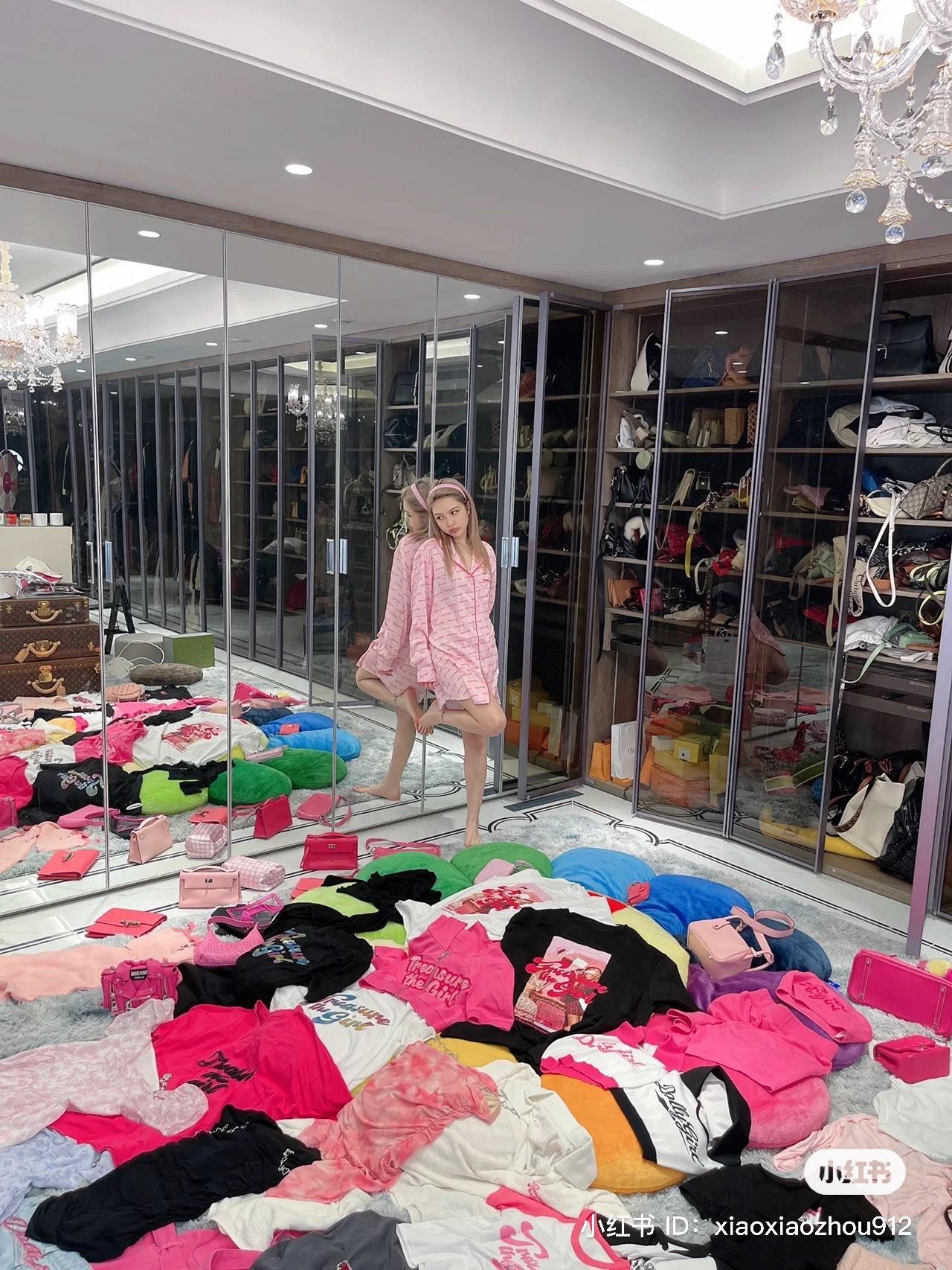 【娱乐】周扬青晒品牌新款意外暴露超奢华衣帽间！网叹：这衣帽间跟我家一样大！ 