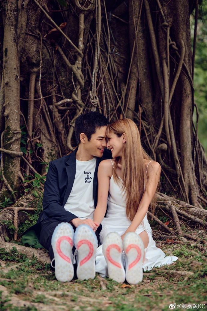 🌟【多图】庆祝和陈凯琳相恋7周年❗️郑嘉颖晒照：余生继续和你一起牵手❤️