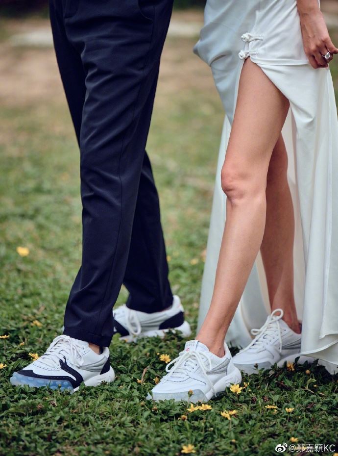 🌟【多图】庆祝和陈凯琳相恋7周年❗️郑嘉颖晒照：余生继续和你一起牵手❤️