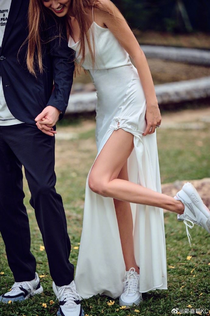 🌟【多图】庆祝和陈凯琳相恋7周年❗️郑嘉颖晒照：余生继续和你一起牵手❤️