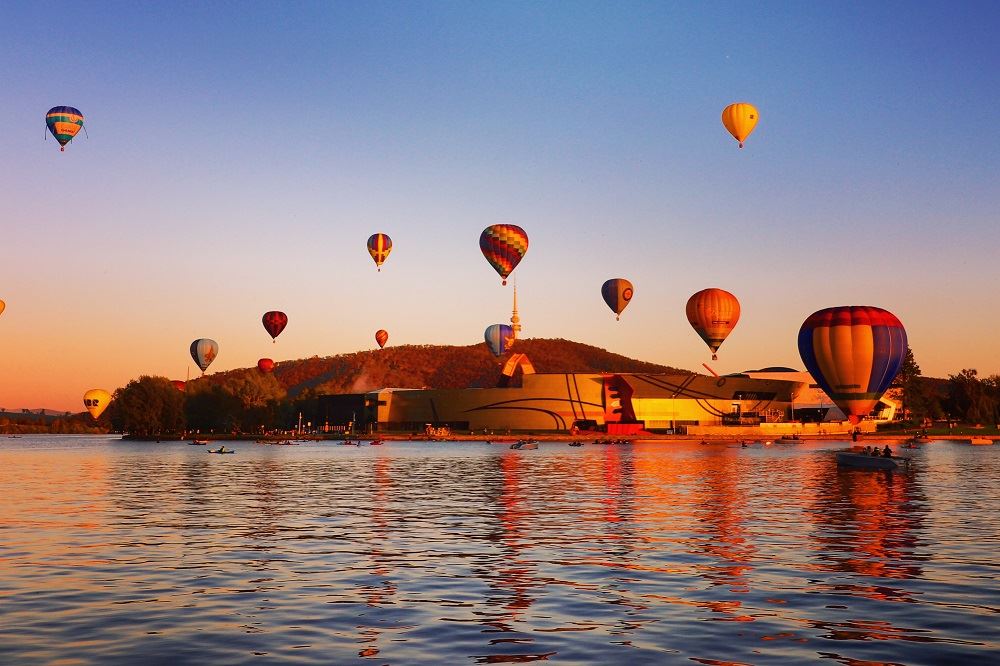 Tour the National Museum of Australia via hot air balloons