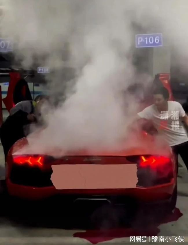 lelaki masak daging paling mahal guna ekzos lamborghini miliknya