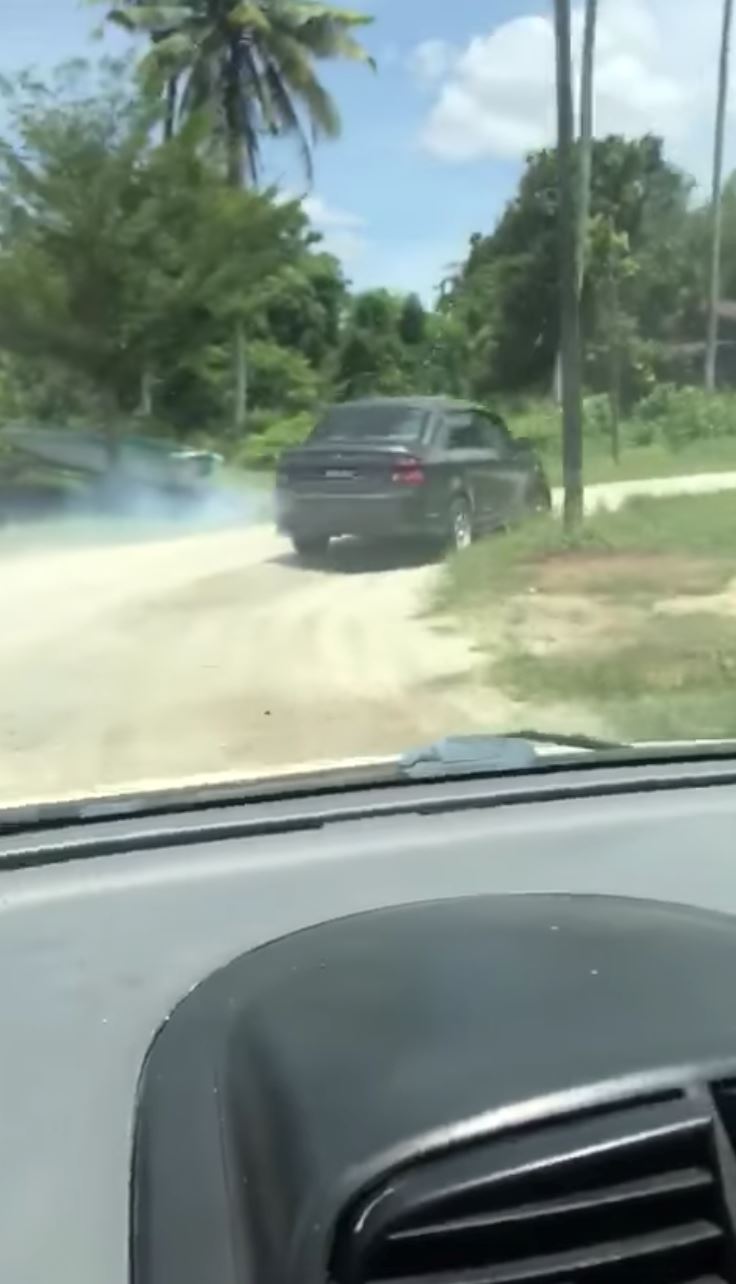 terengganu men praised for helping pdrm officers catch alleged drug dealers