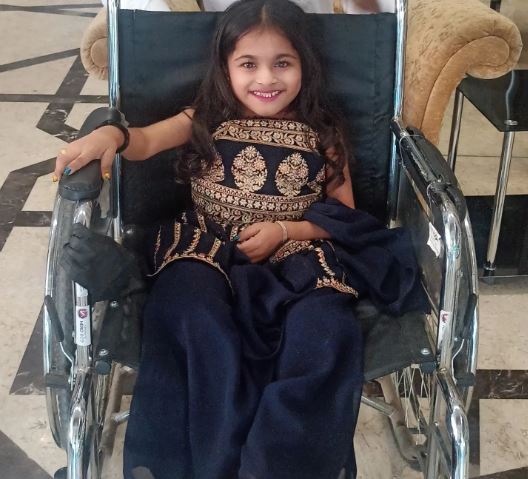 penyakit aneh punca gadis usia 19 tahun ini nampak macam budak kecil