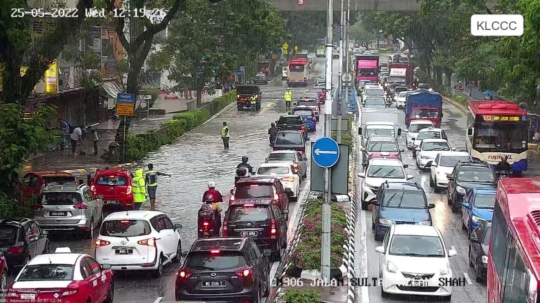 kl hit by flash floods again following continuous downpour since morning 