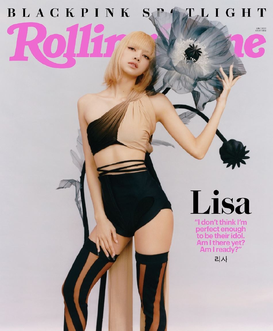 🌟【多图】lisa最新封面大片释出❗️白色吊带背心身材好辣🔥