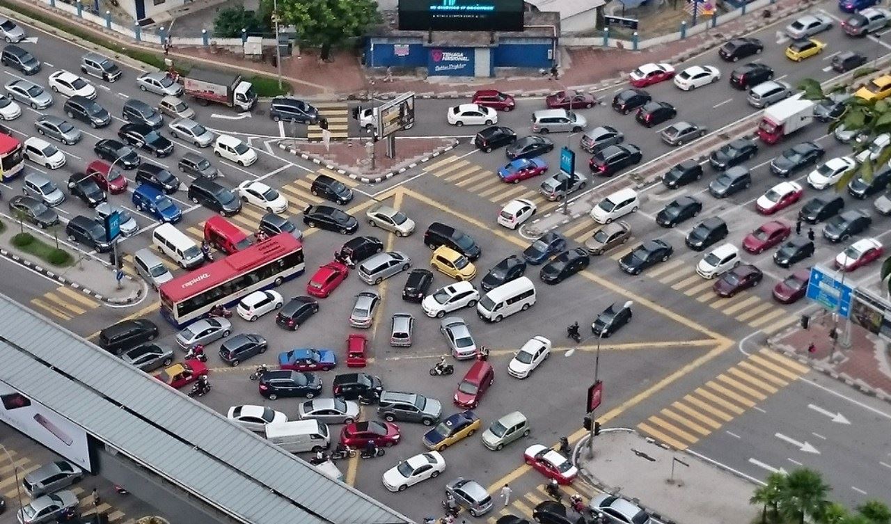 lampu isyarat, parkir antara yang dikaji untuk atasi trafik jem kl