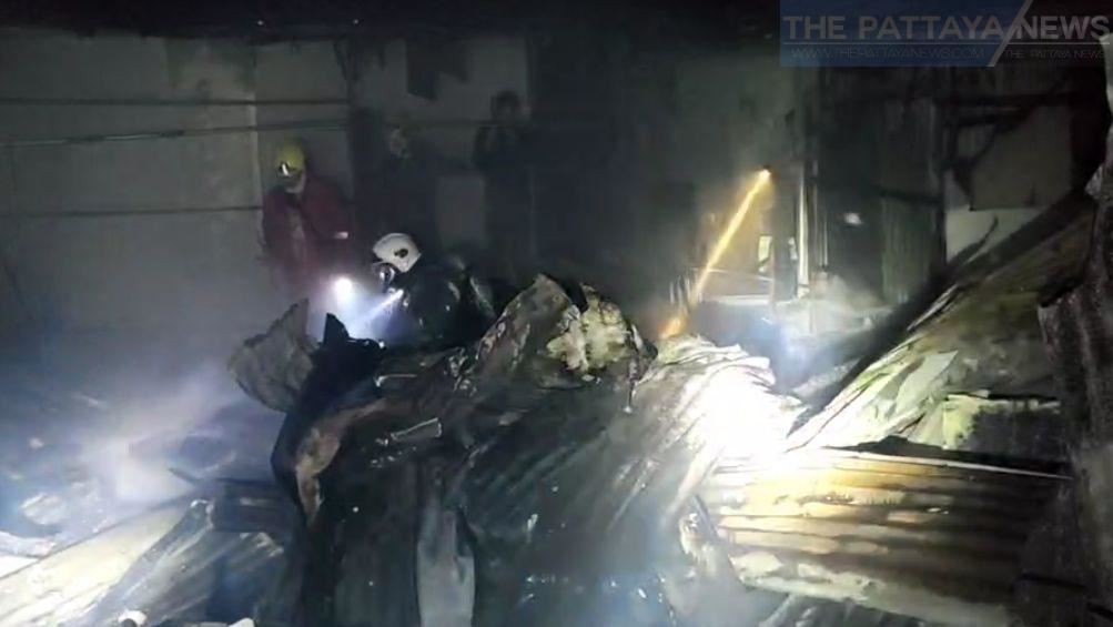 wanita emosi rakan tak dapat kesan kekasih bertindak bakar rumah, simbah petrol