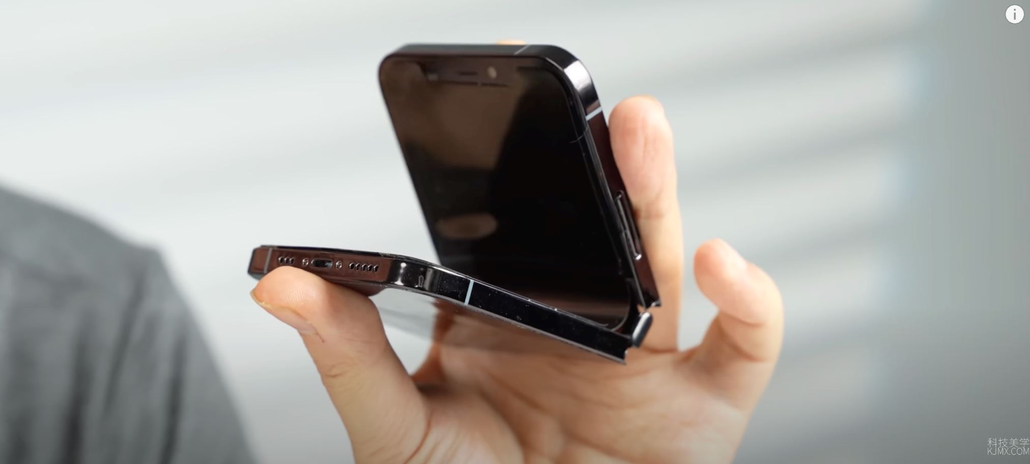 youtuber china ubahsuai iphone jadi telefon boleh lipat