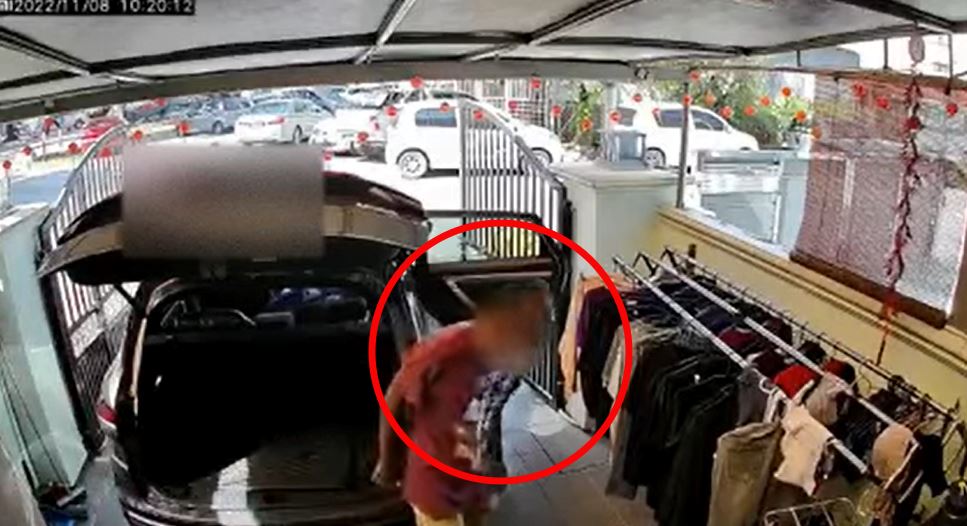 stranger just walks into a man’s house and steals rm7,000 phone while owner is cleaning his car