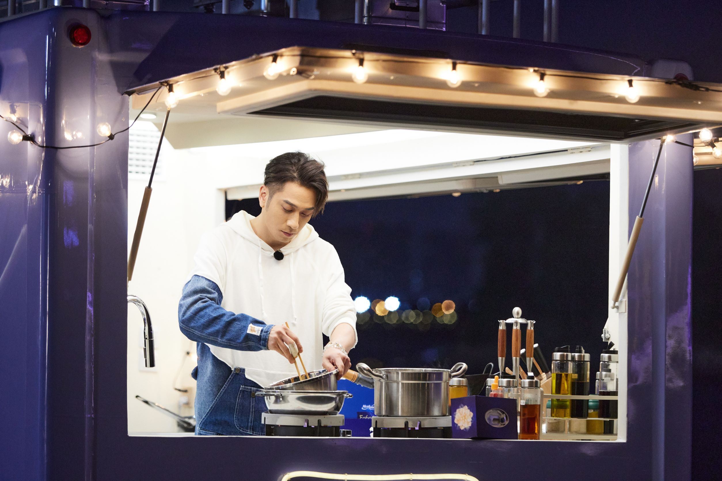 🎥【大湾仔的夜2】吴卓羲被唤《学警》系列角色名😍粉丝还能背出警员编号👏🏻