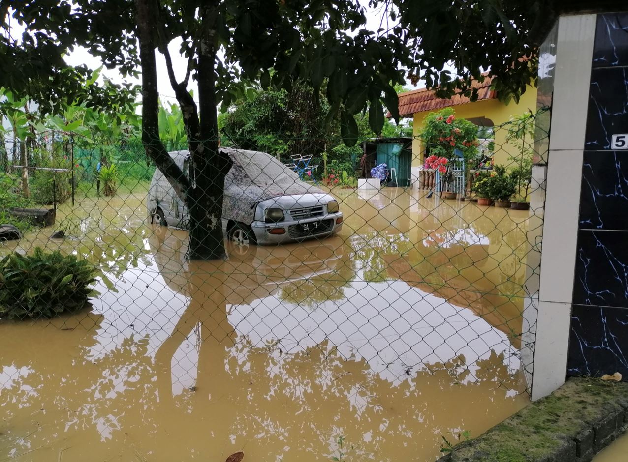 “viva哥”又来了！凌晨赶往万宜救灾！