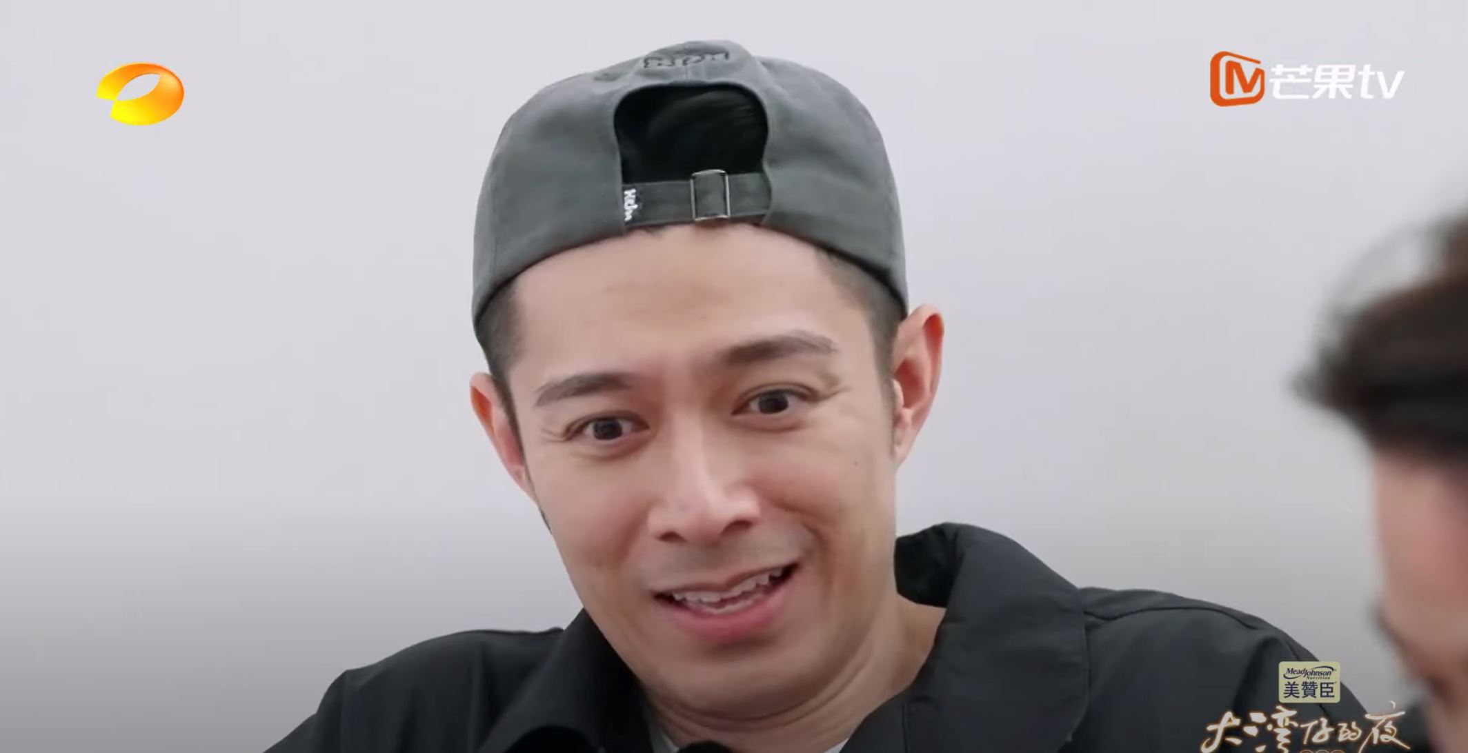 🔥【影片】《大湾仔的夜2》吴卓羲介绍吃土蚯❗️周柏豪挑战恐惧吃虫虫🐛