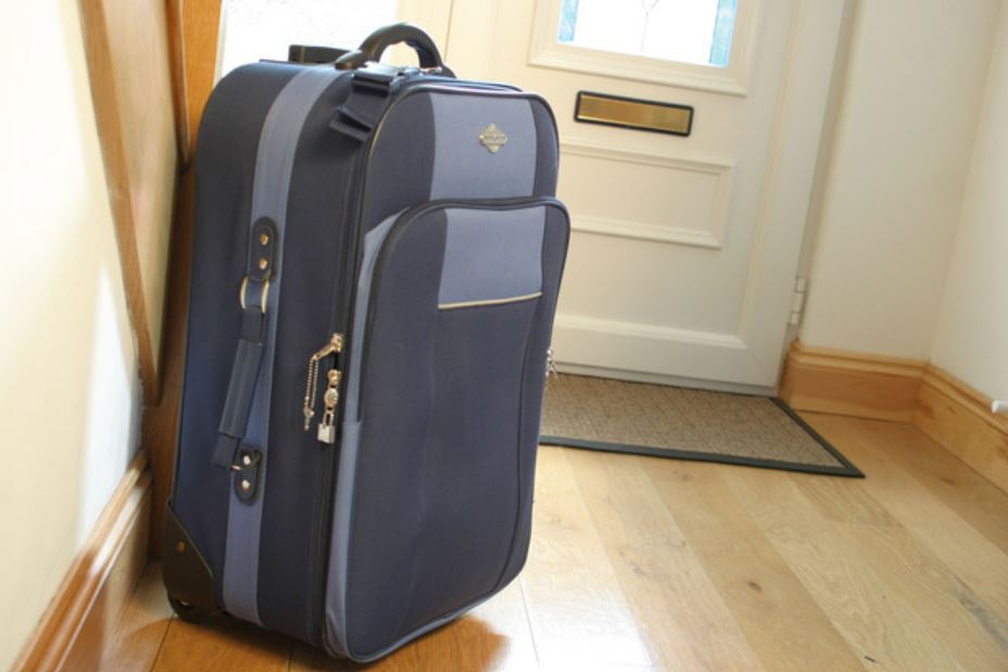 woman rants about her in-laws spending the night uninvitedly, malaysians can relate!