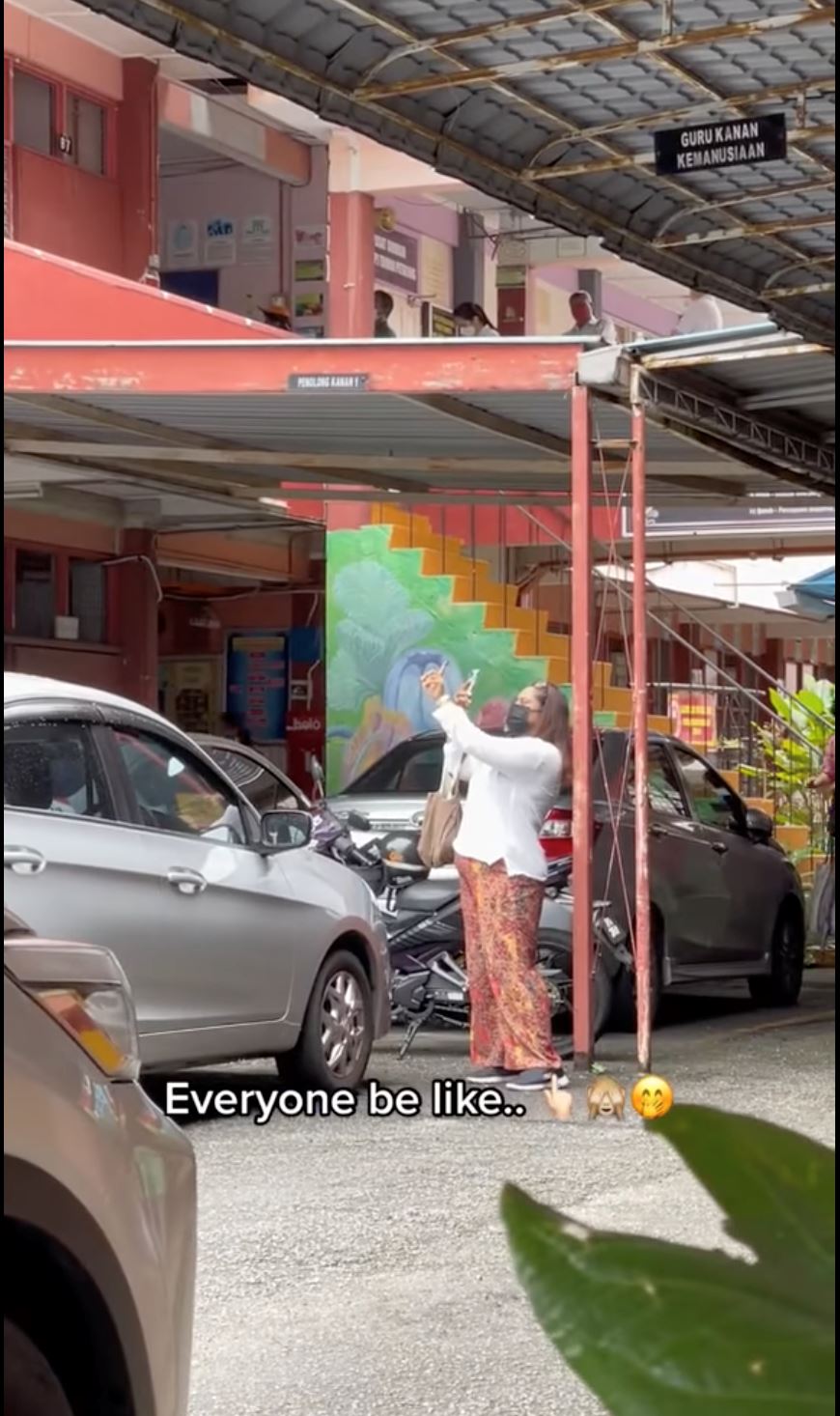 bermacam gaya rakyat malaysia kongsi gambar selfie selepas mengundi tarik tumpuan ramai 