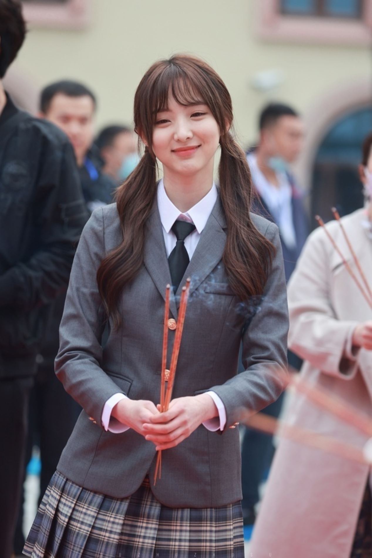 ✨nene郑乃馨新剧《麻烦请你先告白》开机🎬 双马尾校服造型元气满满🥰