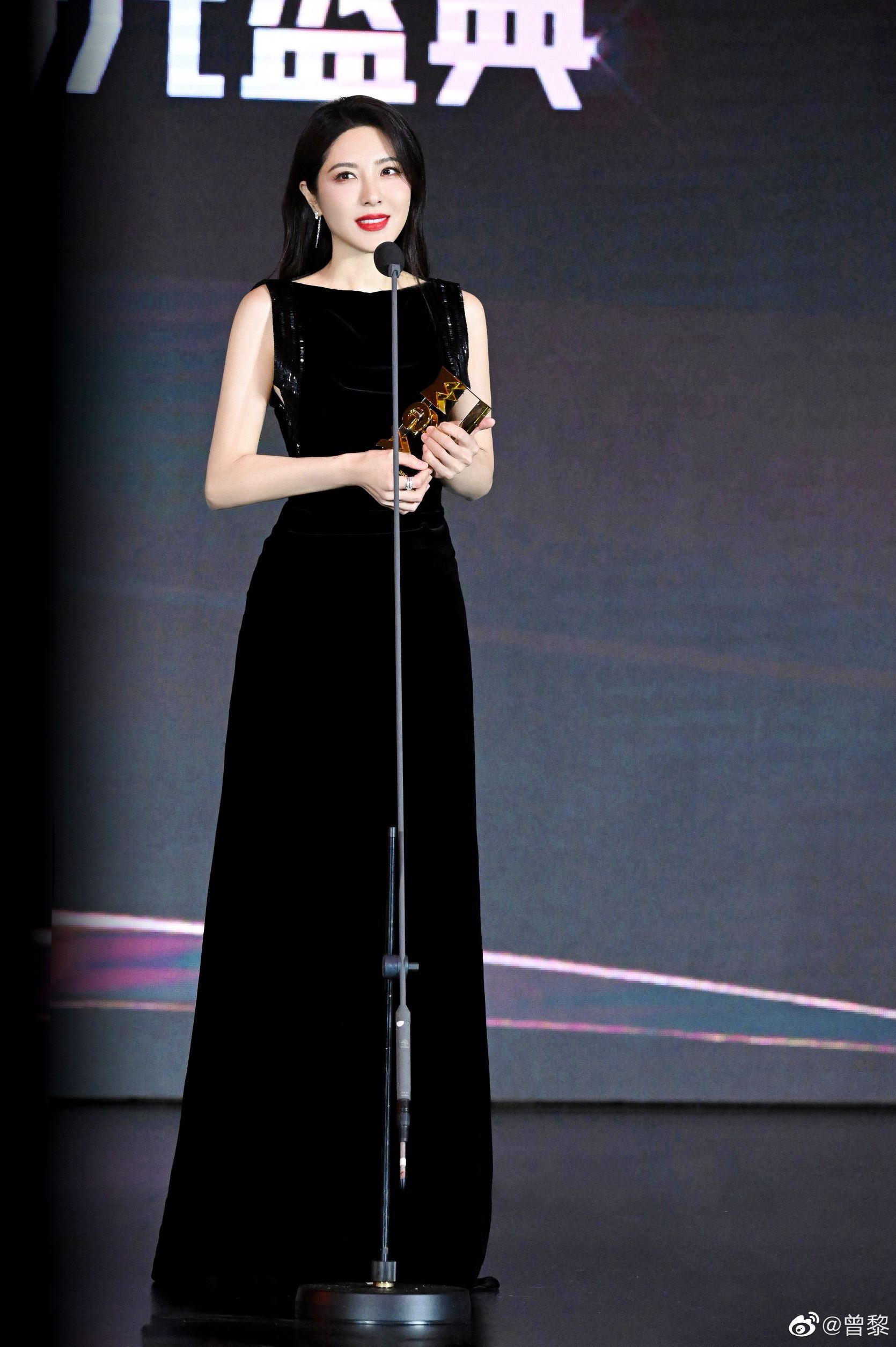 🌟微博视界大会星光熠熠✨明星齐聚造型都好养眼😍