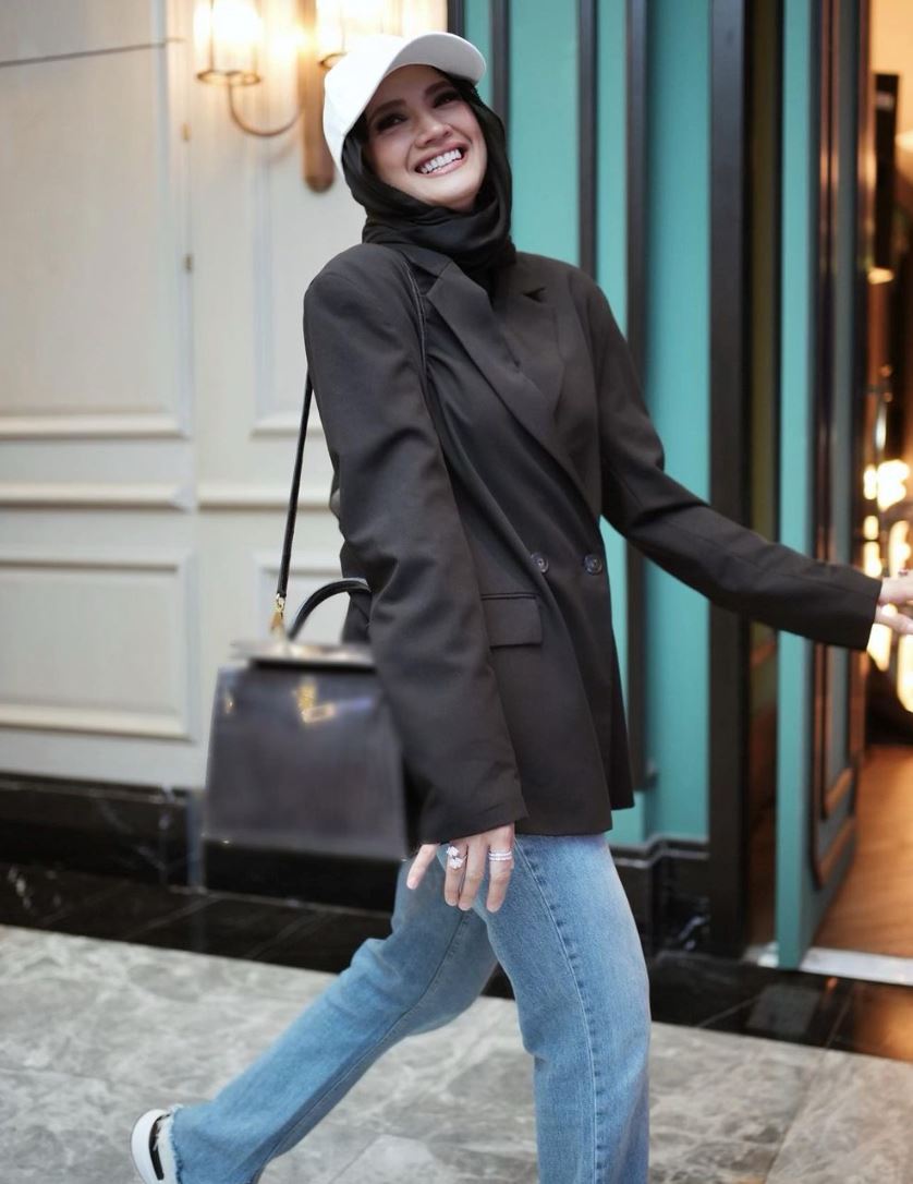 fazura raih pujian lepas kaburkan jenama mewah barangan miliknya