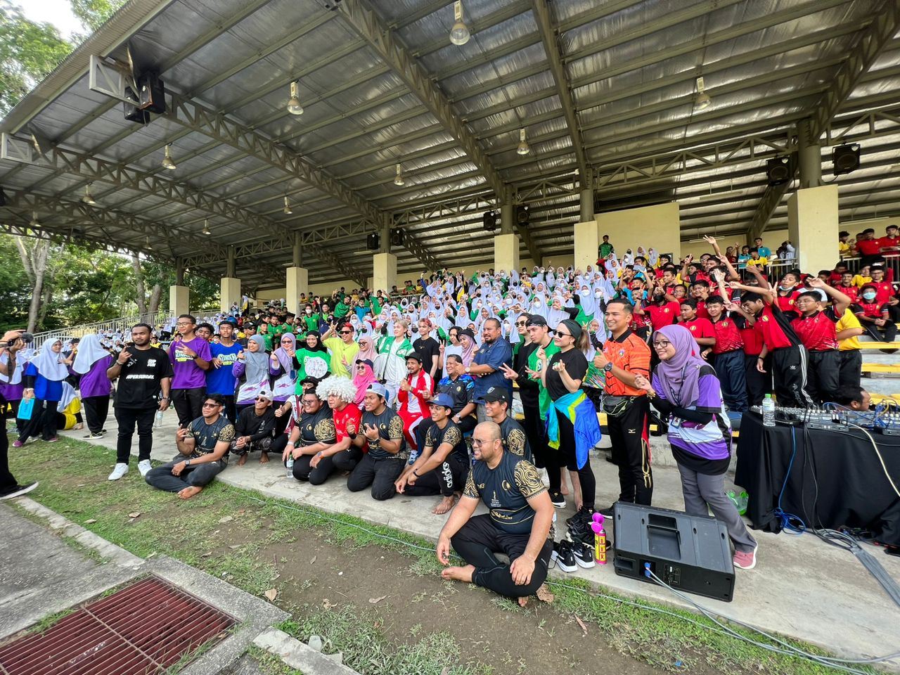 ratusan pelajar sekolah raikan hari sukan malaysia bersama era