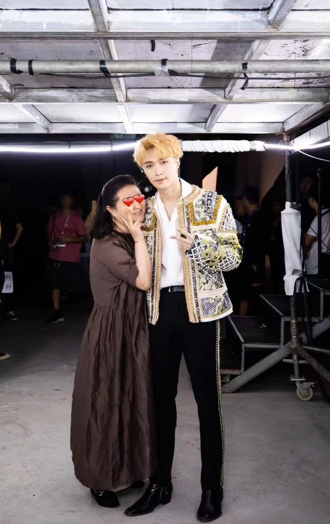 ✨张艺兴31岁生日🎂 张妈妈发暖心长文网友被暖到❤️