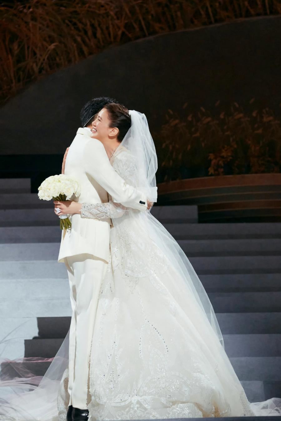 【真相藏洋葱！】张智霖坚持做“婚礼舞台”主因曝光！