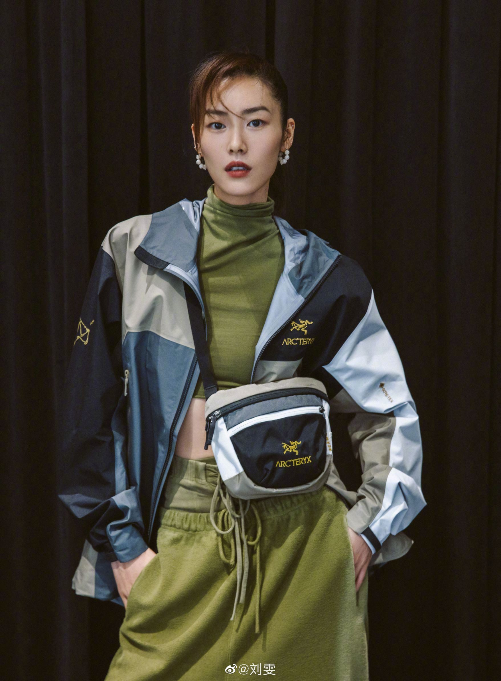 ✨井柏然刘雯光明正大发糖🥰网友偶遇牵手逛街📸