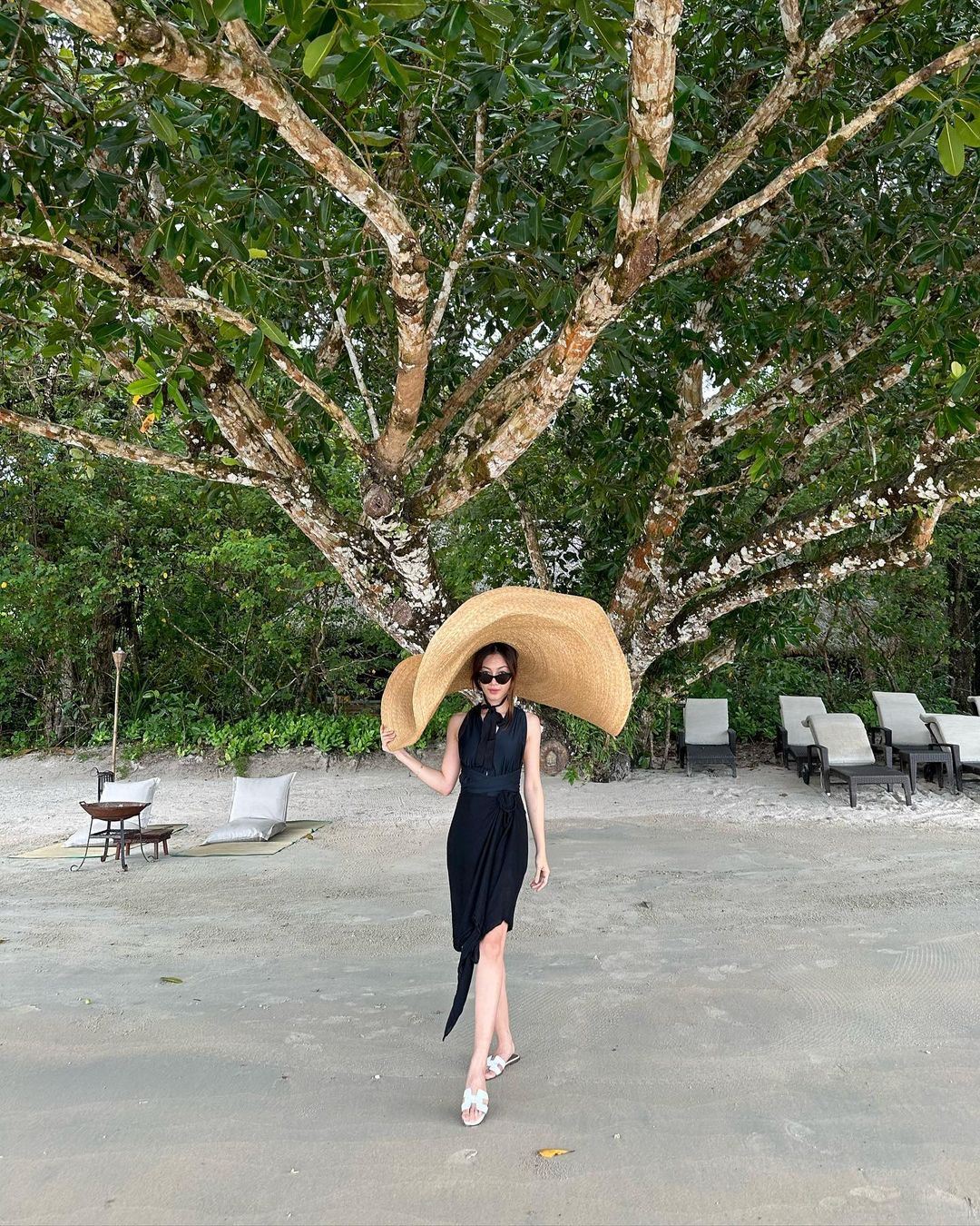 topi besar daiyan trisha jadi perhatian, “macam apam balik crispy..”