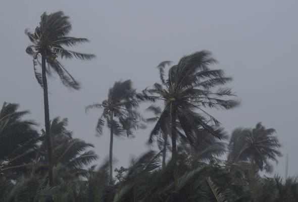 metmalaysia keluar nasihat tentang taufan nesat, boleh menyebabkan angin kencang dan laut bergelora