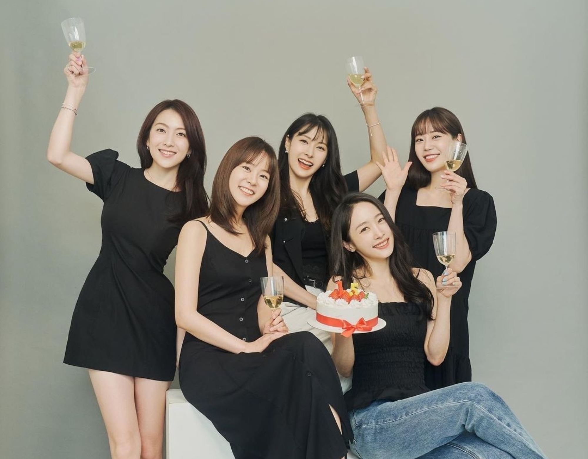 ✨kara11月29日携新专辑《move again》回归🔥五人合体庆祝出道15周年💕