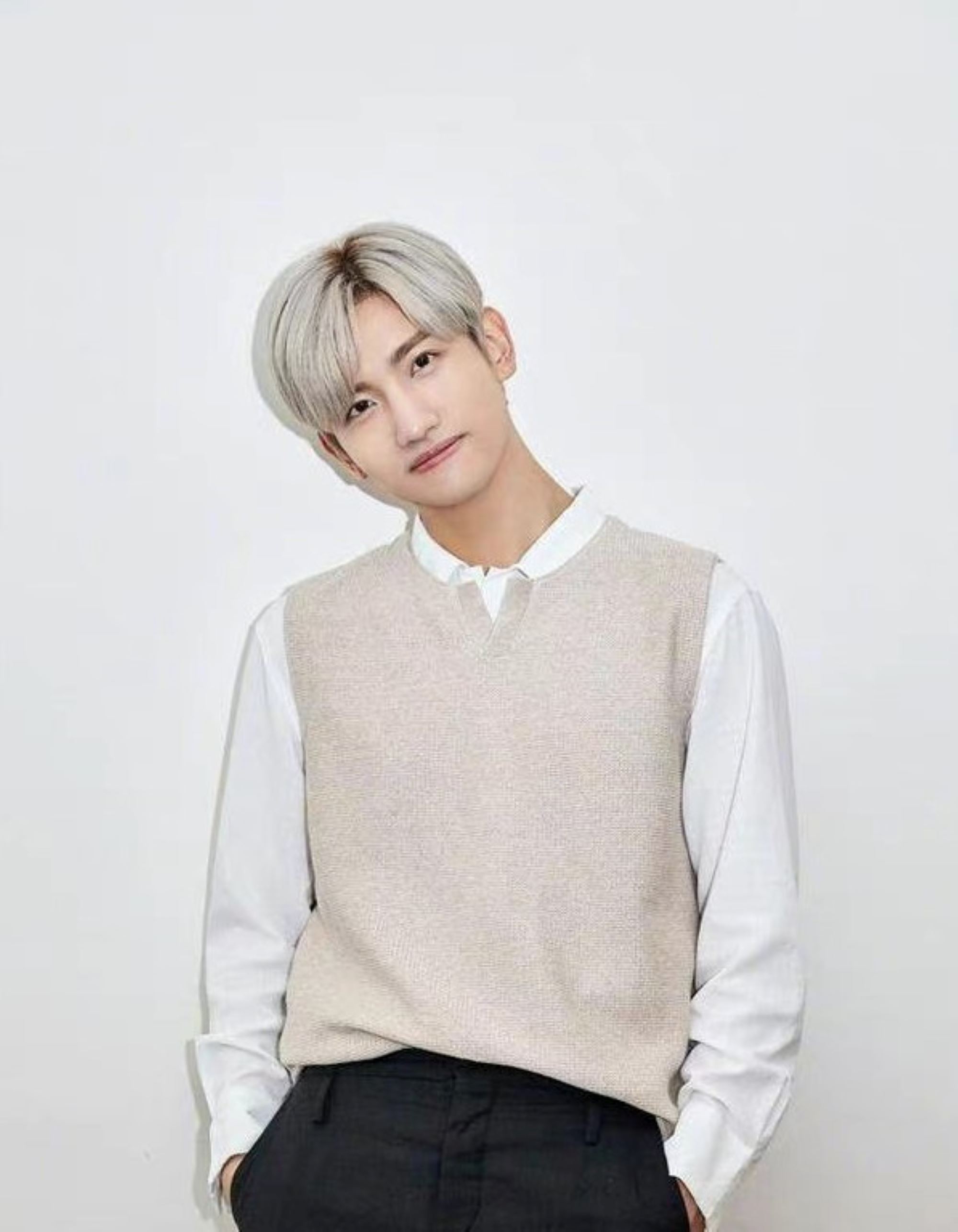 ✨东方神起沈昌珉晋升父亲🔥圈外妻子17日诞下男宝宝🥰