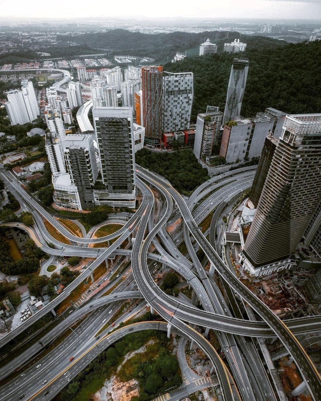 全马最复杂高速大道！gps也会走错？