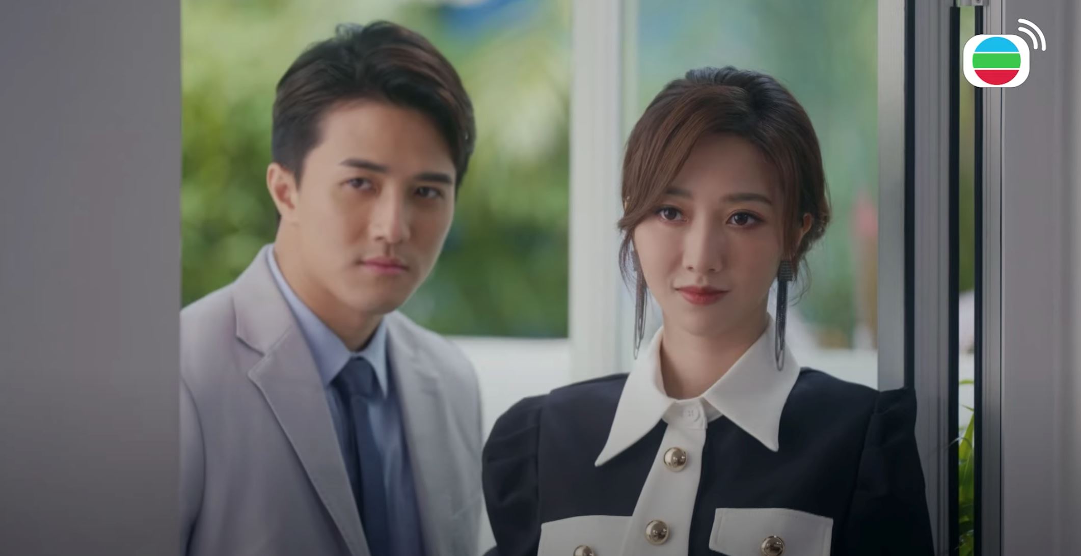 📺【影片】《美丽战场》何依婷不再是「纯纯兔」❗️终极黑化威胁方力申好有气势🔥