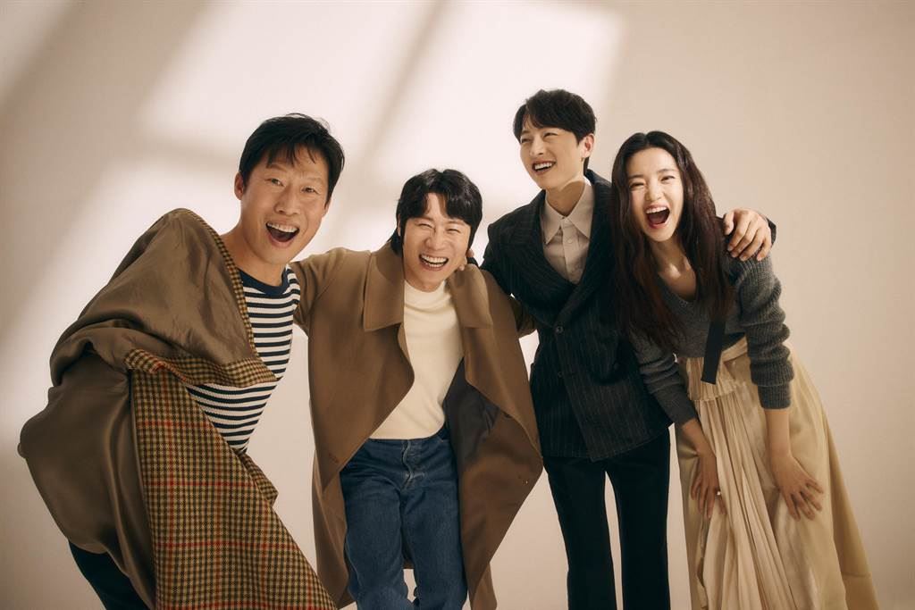 宋仲基携手金泰梨游巴黎？经纪公司回应了！