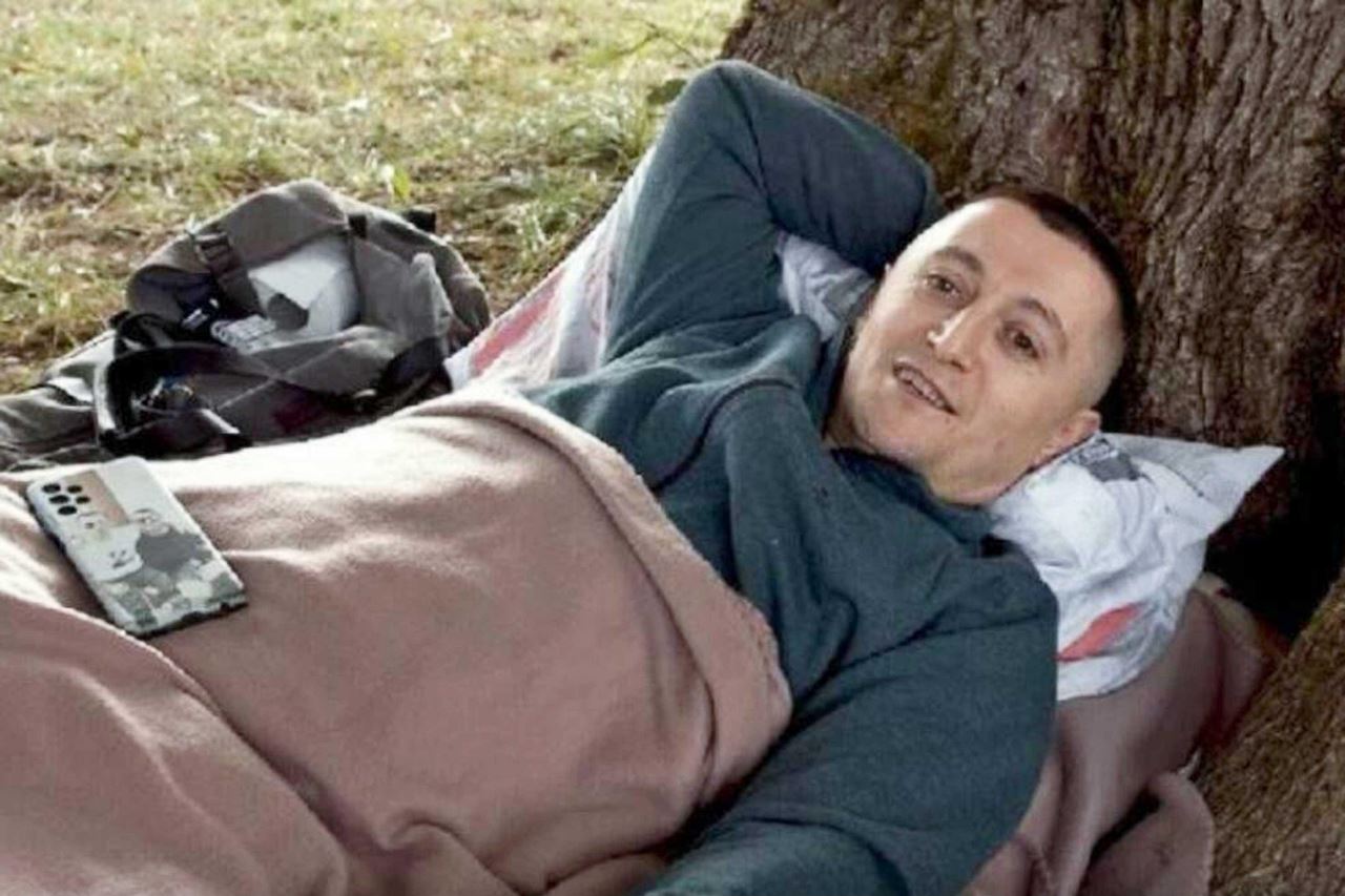 tak buat apa-apa, lelaki ini juara baring selama 60 jam