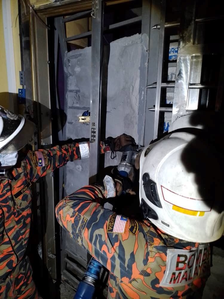 senior citizen, believed to be suffering from mental illness, cements himself in his home after burning his car