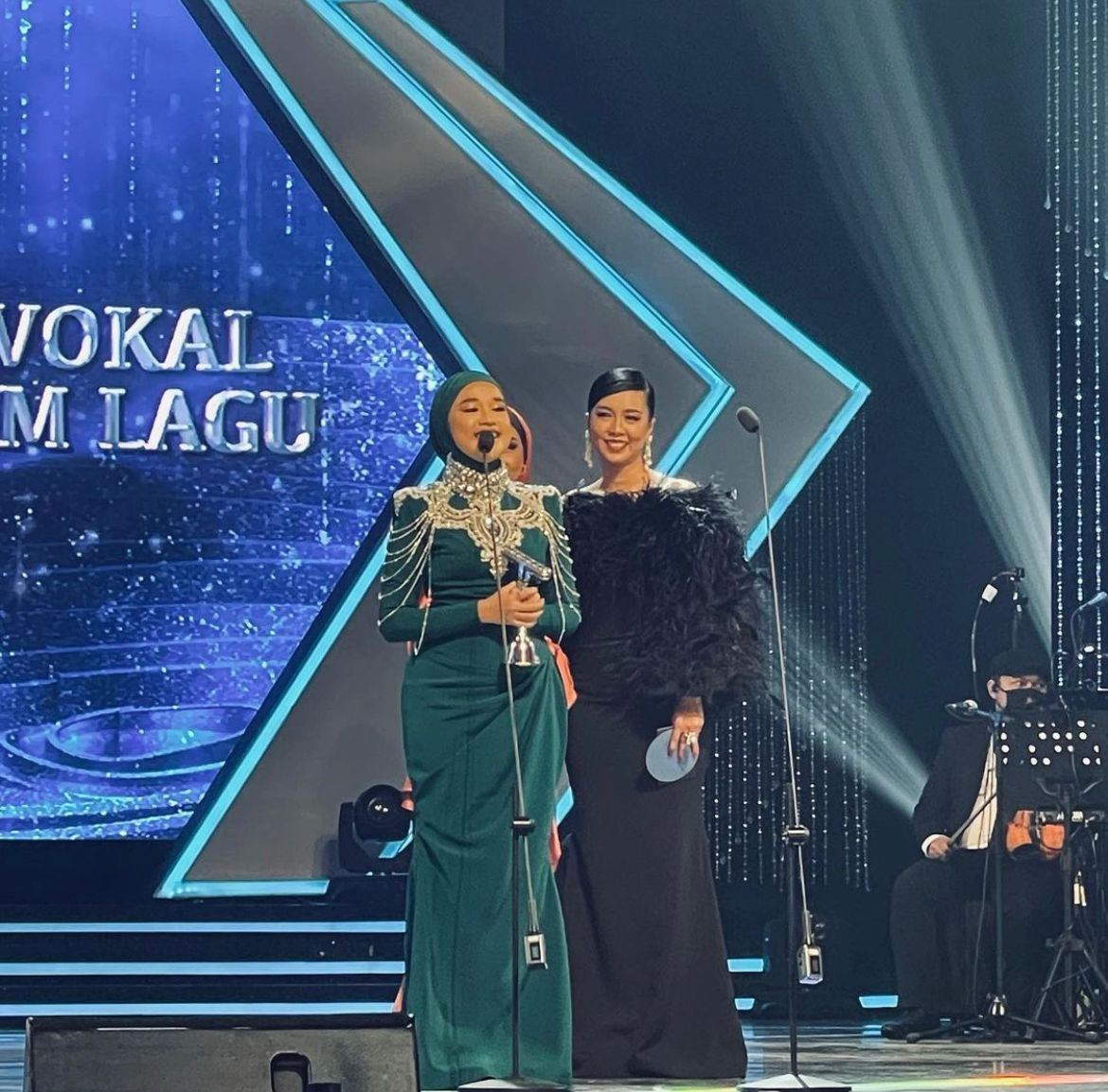 terbuka menerima kritikan selepas menang anugerah vokal terbaik, ini jawapan ernie zakri