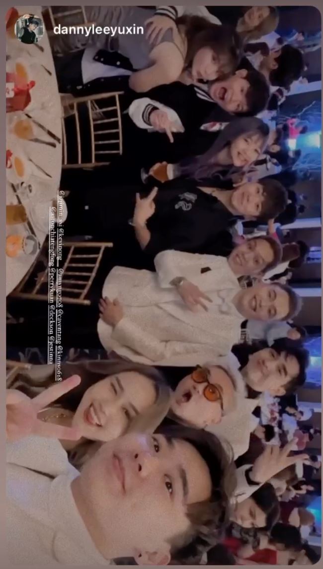 💍【多图】aaron谢定峰终于和老婆完成婚礼啦❗️许多圈中好友出席星光熠熠呀