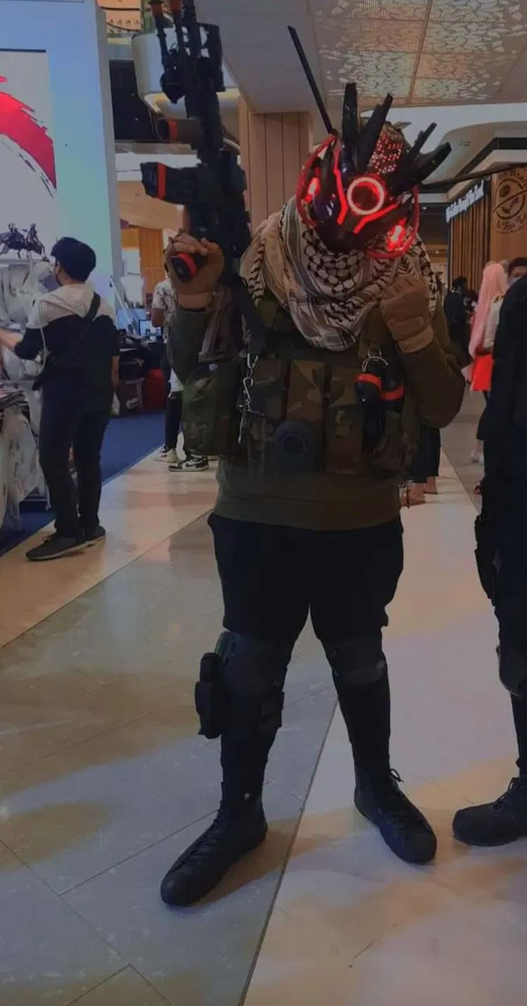 大马男cosplay军人居然被警方带走！