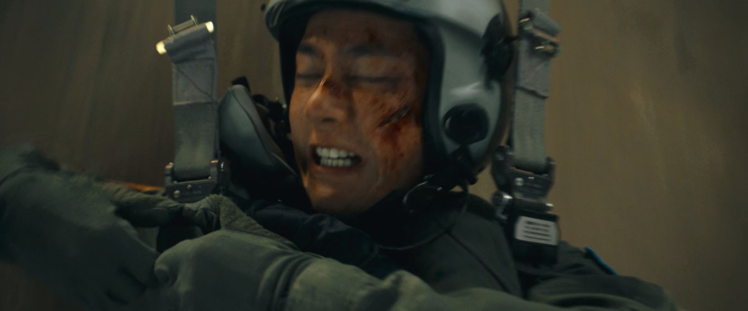 🎥王一博新镜头满脸是伤好惊险🥺🎬《长空之王》定档930🔥