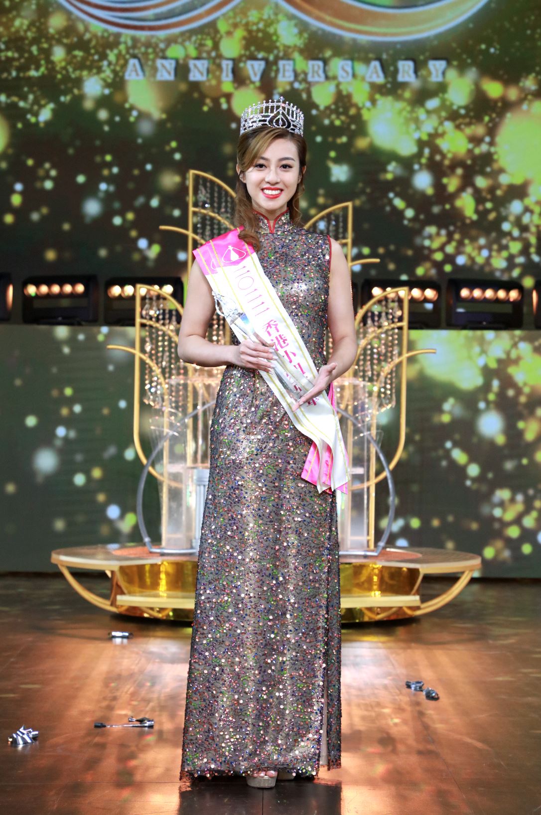 👑【2022香港小姐】8号林钰洧以美貌智慧摘冠🌹