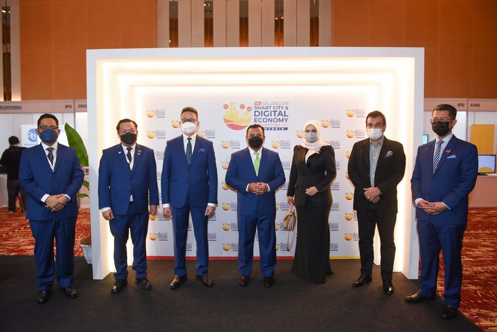 teknologi digital bandar pintar sdec 2021