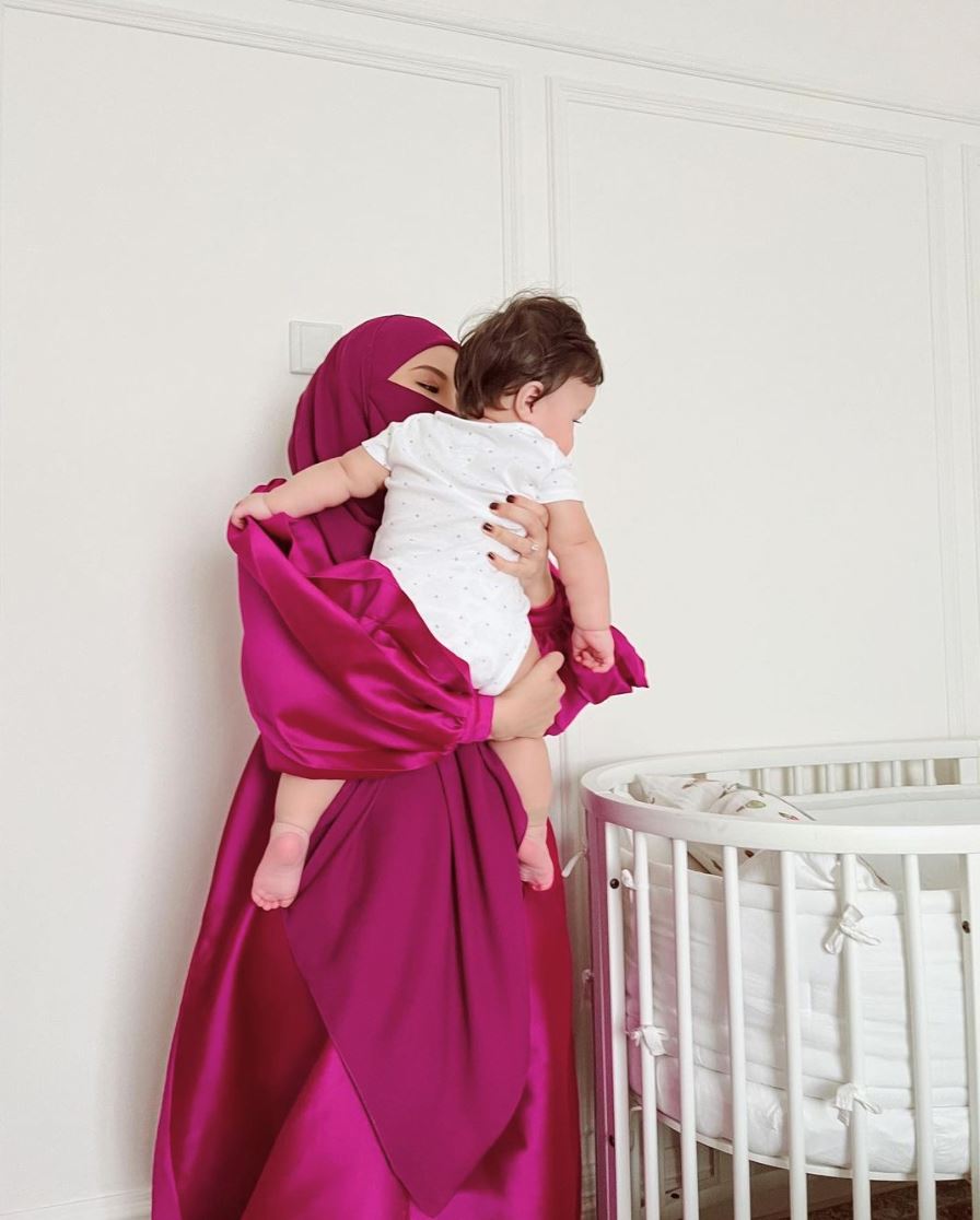 neelofa masih berteka-teki wajah anaknya bilal