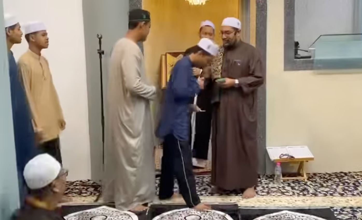 dapat rm5 kalau kanak-kanak, remaja buat 20 rakaat terawih serta witir