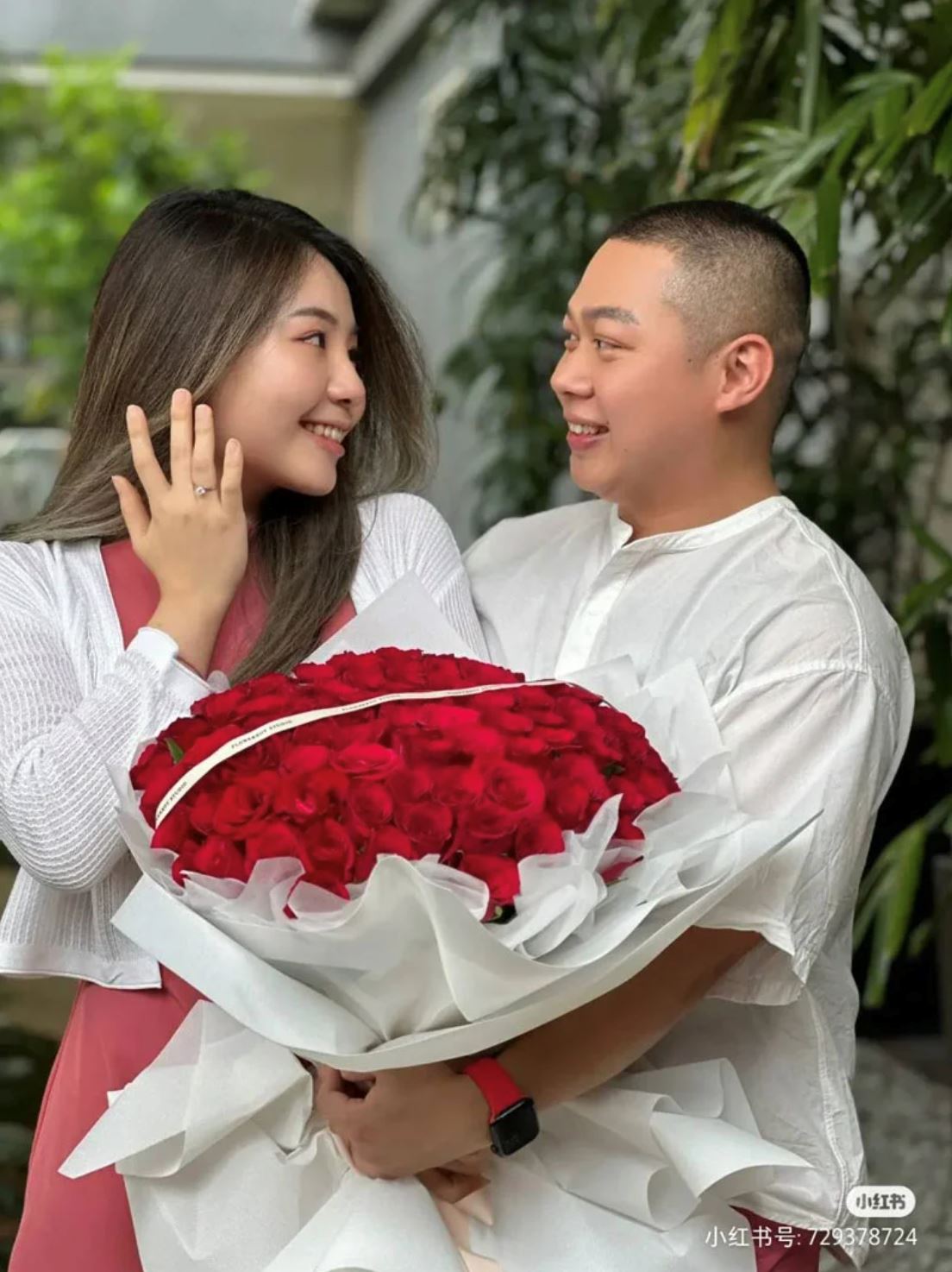 ⚠️【马来堂哥】小堂哥辰辰求婚成功❗️女友甜蜜晒照：最好的生日礼物～🎁